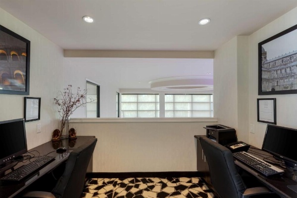 C Hotel By Carmen's, BW Premier Collection image 14